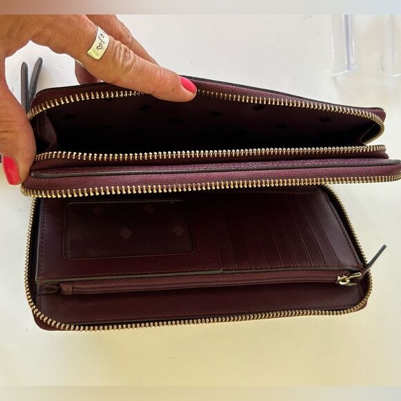 EUC Kate Spade Large Wallet Cherrywood pebble leather zip around wallet - Picture 6 of 8